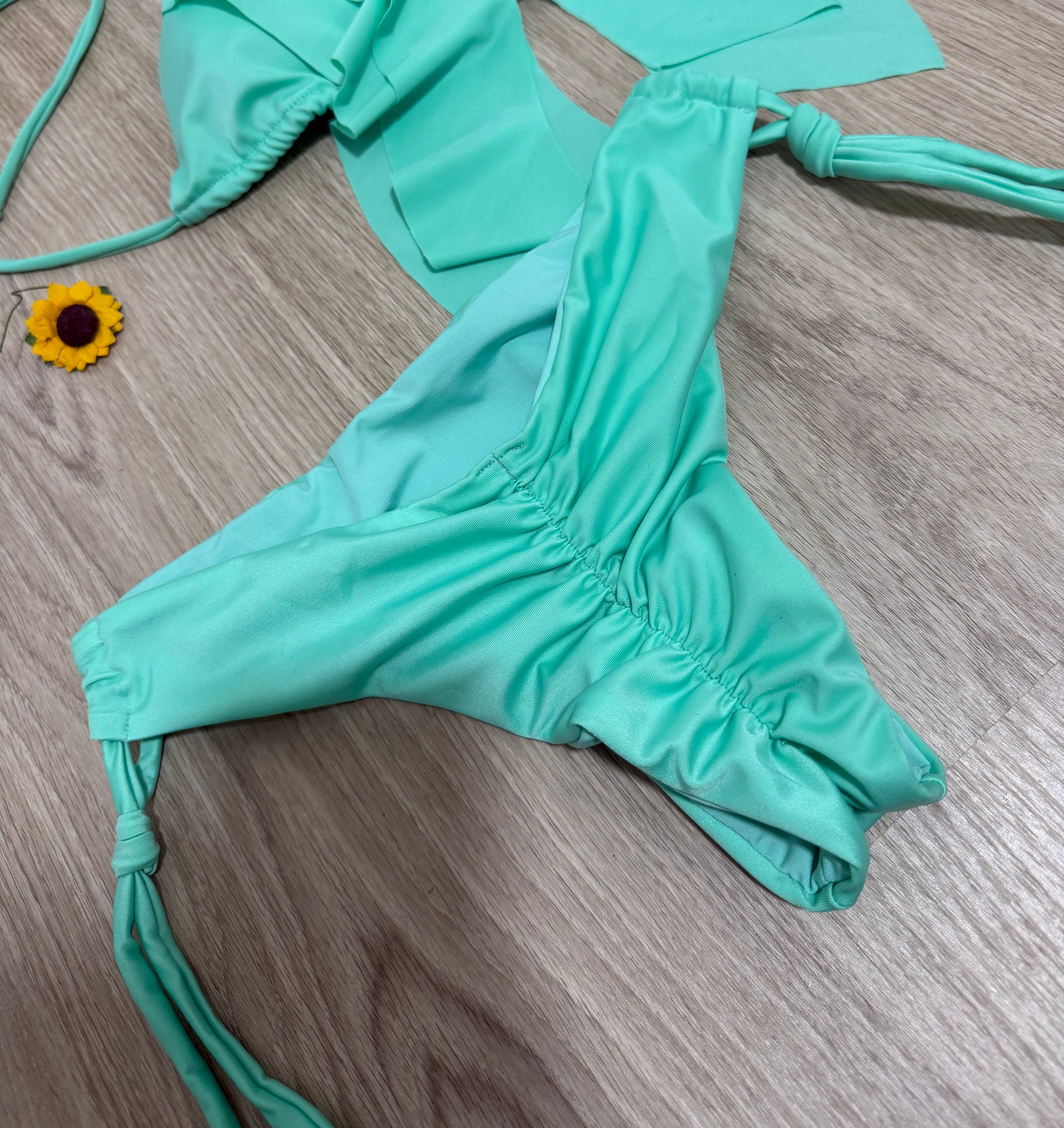 Tanga bikini Génesis