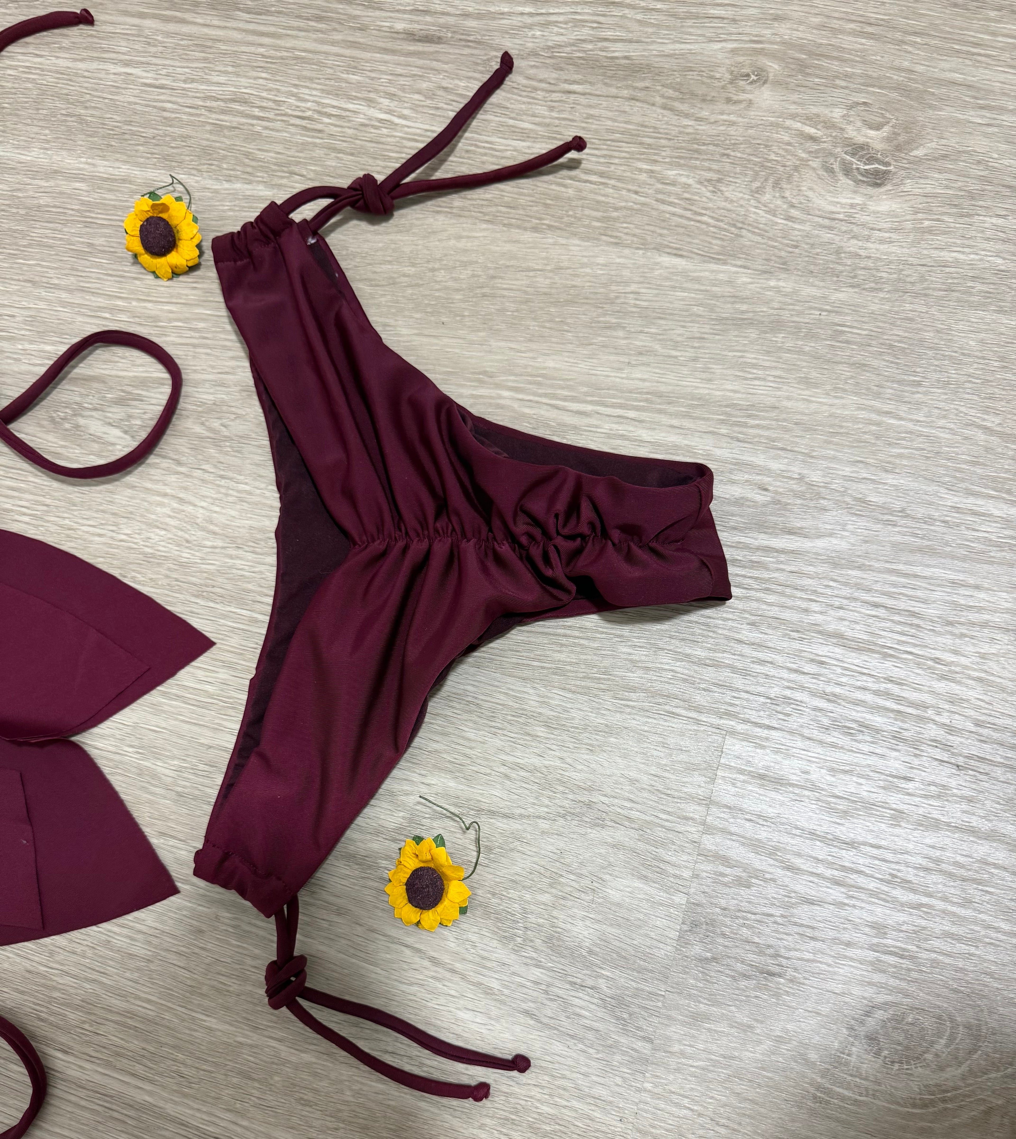 Tanga bikini Génesis